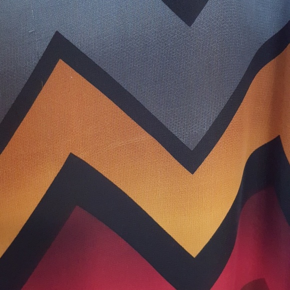 Multi-colored tunic top - Picture 4 of 4